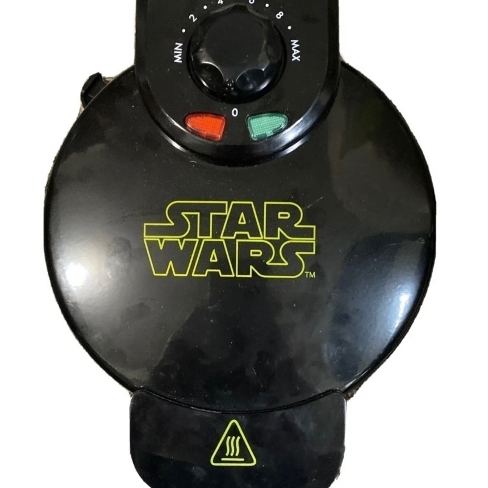NEW Star Wars Darth Vader Waffle Maker - Sith Lord On Your Waffles- Waffle Iron